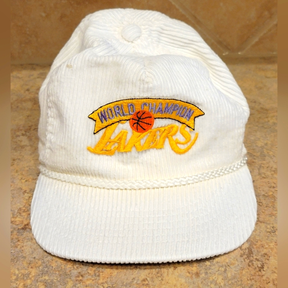 Vintage White Corduroy Los Angeles Lakers slideback hat